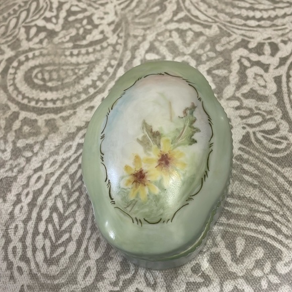 Other - Vintage hand‎ painted trinket box with floral design. Jackson 1982